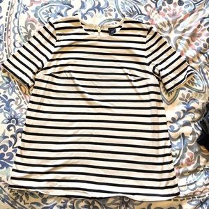 Gap maternity tee
